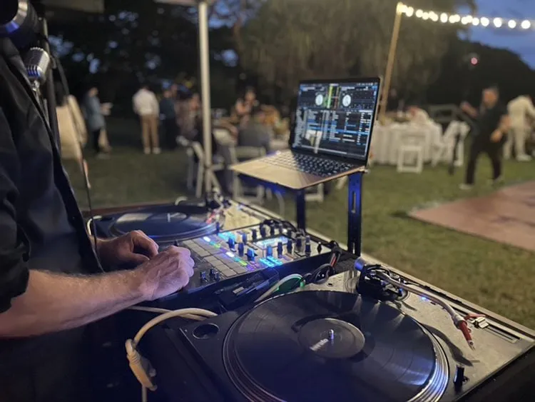 Frobaby Wedding & Event DJ Team — photo 2