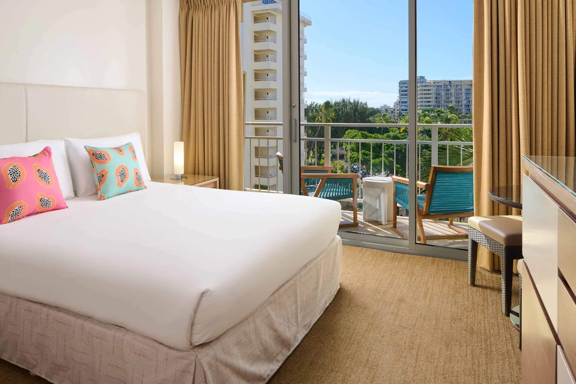 Kaimana Beach Hotel — photo 4